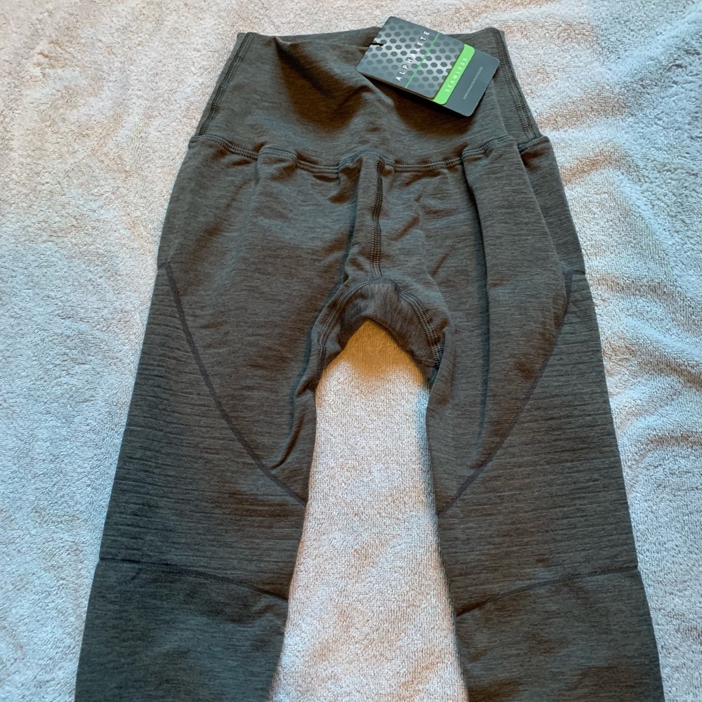 Alphalete revival legging